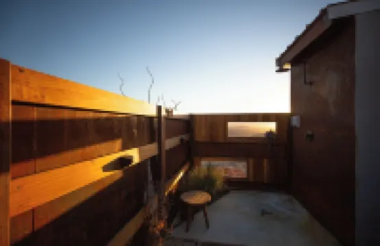 Off-Grid, Modern Cliff House