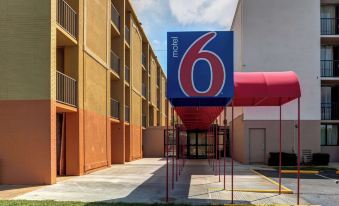 Motel 6 Jackson, TN