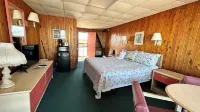 Sea Foam Motel - balcony