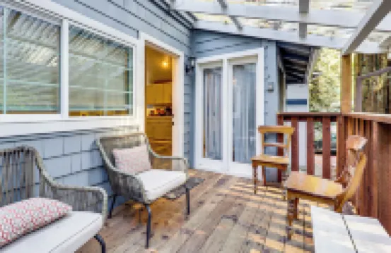 俄羅斯河度假屋！古爾恩維爾林間平房