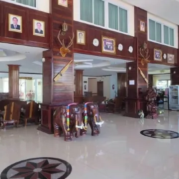 Ladtana Phetarmonchai Hotel Отели в г. Паксе