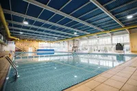 Newquay Bay Holiday Resort - بار
