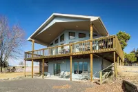 Deck w/ Lake Mac View! Spacious Family Retreat - Homestays