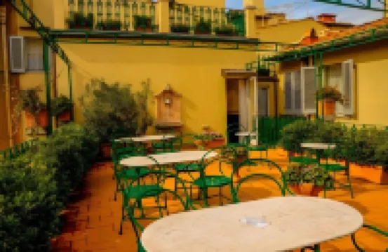 Sada Shiv Guest House ,3 Star Hotel Near Kashi Vishwanath Temple and Dashashwamedh Ghat with Parking โรงแรมใกล้กาตส์แห่งพาราณสี