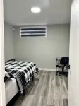 Spacious and Stylish Private Basement Suite - 2-Sterne