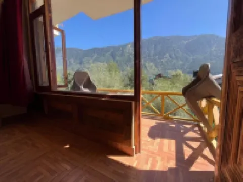 Yolo Social - the Social House & Cowork - Manali