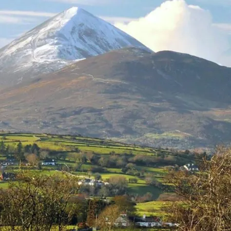 Large Country House, Sleeps 10, Family Friendly