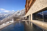 Dent Blanche Resort TemptingPlaces Collection - Pools