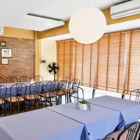 The Nine Bed & Restaurant Отели рядом с достопримечательностью «Школа Висадтагунгсри»