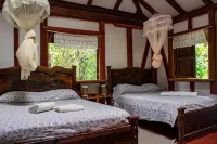 Chalet Hibiscus