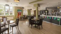 Belvilla Crewe Arms Hotel - bar