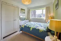 Host Stay Beachcomber Cottage Apartment - Hot Tub