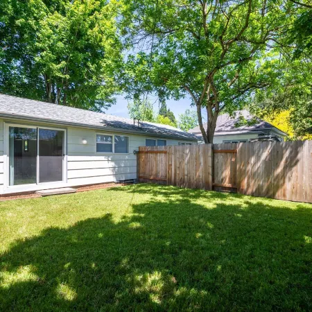 Snug Spot 68 - Close To Downtown & Autzen 1 Bedroom Studio