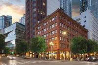 Reside Seattle Downtown, a Wyndham Residence Hotels in Pike Market District