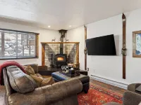 Eagle Valley Haven by Avantstay Alpine Condo + Mtn Views   Minutes to Vail + Beaver Creek Hotels in Eagle-Vail