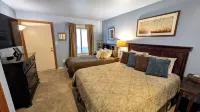 Luxury Condo w/ FREE WiFi, Parking, Heated Pool, Hot Tubs, Skier Shuttles