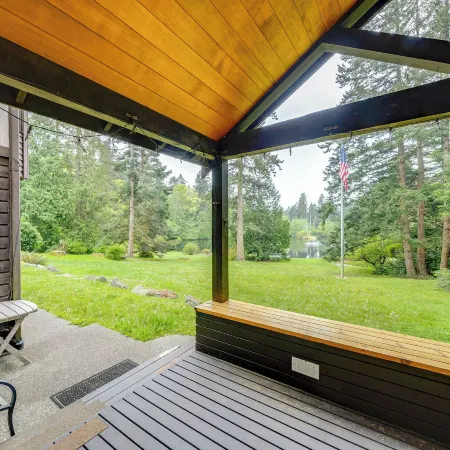 Hot Tub & Deck! Camano Island Family House