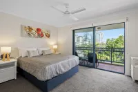 Bella Mare Coolangatta Beachside Apartments - parking