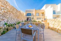 Ta'Siku Gozitan Villa Pool & Hot Tub - Happy Rentals - 4-Star