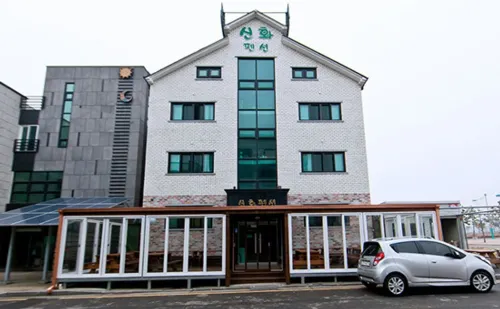 Daecheon Sinhwa Pension