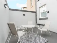 Newly Renovated 4BR House with lots of amenities Hotels in Bootle