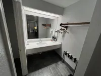 Atria Inn & Suites