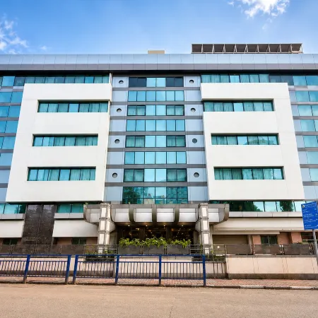Hotel Ashirwad Отели рядом с достопримечательностью «Ботанический Сад Императрицы»