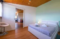 Petit Cadeau - Happy Rentals - parking