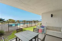 Miramar Beach Retreat - Beachfront and Poolside - Ocean View