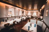 Landhotel Und Weingasthof Schwarzer Adler - Homestays
