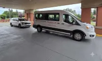 Ramada by Wyndham Tukwila Southcenter - parking