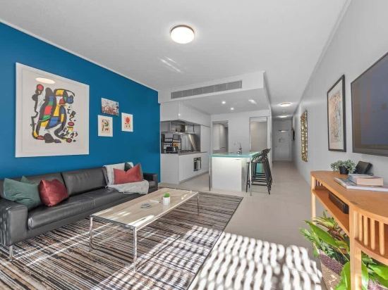 Artful Abode 1Bed-1Bath-1Car - 5 mins to CBD