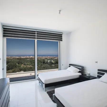 KO1 with Breathtaking Sea Views