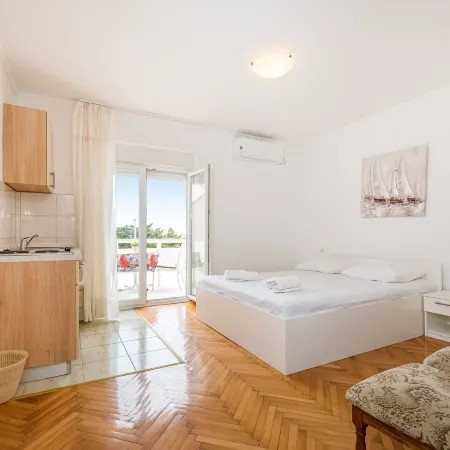 Studio Apartments Near Center 4