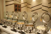 The Grand Leela Resort - Desayuno