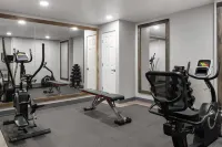 Super 8 by Wyndham Great Falls City Center - Gym