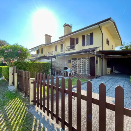 Terraced House with Garden