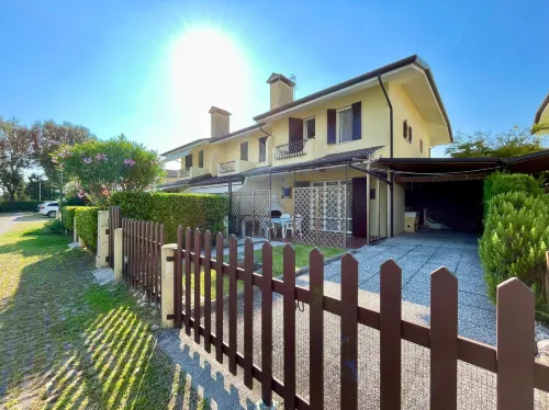 Terraced House with Garden -  Ferienhäuser