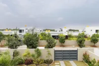 Bloom Haven by Stayjade Poolgarden1h HSR E-city - 3 estrellas
