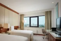 The Renaissance Minsk Congress Hotel and Spa Centre Hotel (f.Renaissance Minsk) - ที่มีบาร์