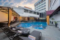 Grand Inna Tunjungan Hotel Surabaya - Pools