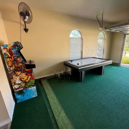 Luxury Stay • Game Room & Poker Table • Sleeps 14