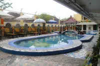 Mega Bintang Sweet Hotel - Pools
