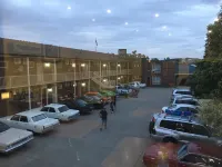 Australia Park Motel - parking