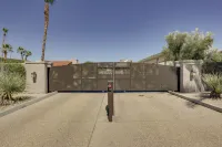 Dtwn Palm Springs Condo: BBQ, Pool, Fire Pit, Etc! - appartements de vacances