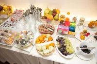 Hotel Vittorio Veneto - breakfast