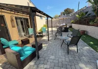 Charming Coastal Getaway!3 Bed 2 Bath with 3 Private Yards. Clean. Dog Friendly. - Wifi