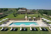 The Club House - Swimmingpools