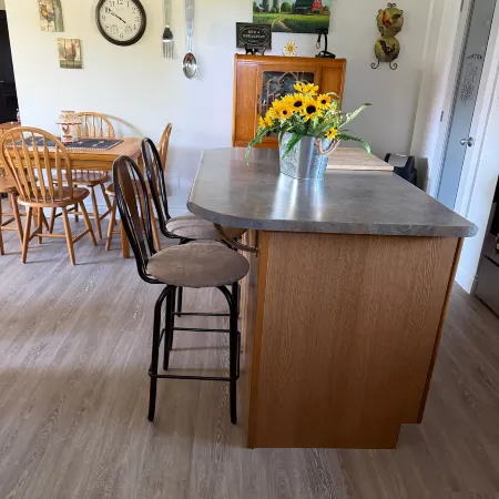 Serene 2-Bedroom Apartment with Private Entrance and Pool Access