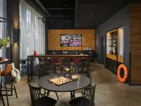 Moxy Southampton Hotels near Bargate